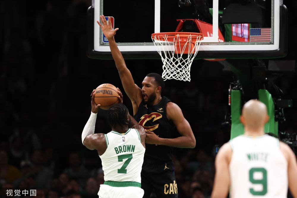 而是透露出 而是透露出